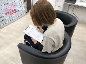 カルテ記入